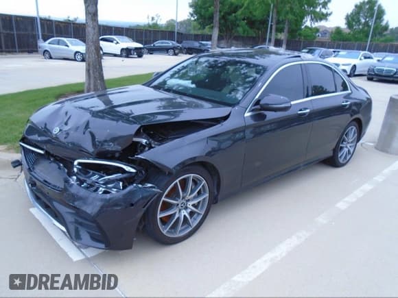 ✅ 2022 Mercedes-Benz E 350 • VIN: W1KZF8DB9NB097118 • Lot: 42551140. Listed on IAAI with Not provided. Free auction sales archive from the USA and detailed vehicle history report at DreamBid. Image 2.