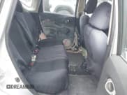 ✅ 2014 Nissan Note S Plus • VIN: 3N1CE2CP9EL437575 • Lot: 43840904. Wystawiony na IAAI z przebiegiem 131 275 mil. Bezpłatny archiwum sprzedaży aukcyjnych z USA i szczegółowy raport historii pojazdu na DreamBid. Zdjęcie 8.