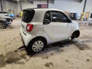 ✅ 2016 Smart fortwo Passion • VIN: WMEFJ5DA9GK127823 • Lot: 71844205. Wystawiony na Copart z przebiegiem 65 443 mil. Bezpłatny archiwum sprzedaży aukcyjnych z USA i szczegółowy raport historii pojazdu na DreamBid. Zdjęcie 3.