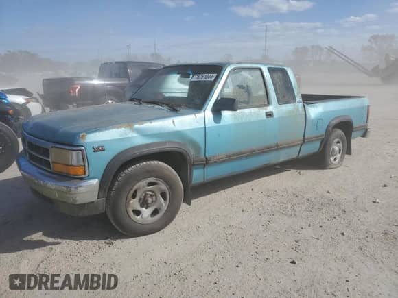1996 Dodge Dakota with VIN 1B7GL23X8TS649712, listed as a Copart auction lot 76761044 with 128,947 mi miles and Non repairable. Bid and sale history available at DreamBid. Image 1.