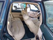 ✅ 1995 Lincoln Town Car Signature • VIN: 1LNLM82WXSY688851 • Lot: 43829532. Listed on IAAI with 190,300 mi. Free auction sales archive from the USA and detailed vehicle history report at DreamBid. Image 8.