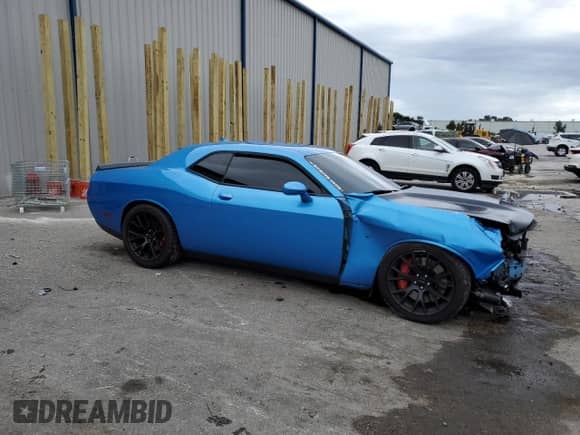 ✅ 2015 Dodge Challenger SRT Hellcat • VIN: 2C3CDZC97FH885676 • Lot: 86626175. Wystawiony na Copart z przebiegiem 88 835 mil mil. Skorzystaj z bezpłatnego archiwum sprzedaży aukcyjnych z USA i zobacz szczegółowy raport historii pojazdu na DreamBid. Zdjęcie 4.