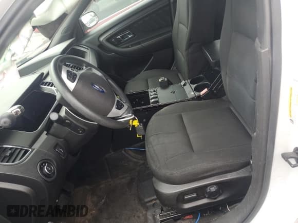 ✅ 2015 Ford Police Interceptor • VIN: 1FAHP2MT5FG208038 • Lot: 68208775. Listed on Copart with 86,804 mi. Free auction sales archive from the USA and detailed vehicle history report at DreamBid. Image 7.