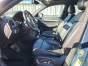 ✅ 2016 Audi Q3 Premium Plus • VIN: WA1EFCFS6GR003239 • Lot: 92409315. Wystawiony na Copart z przebiegiem 98 383 mil. Bezpłatny archiwum sprzedaży aukcyjnych z USA i szczegółowy raport historii pojazdu na DreamBid. Zdjęcie 7.