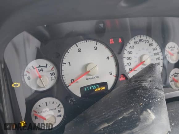 2005 Dodge 3500 SLT z VIN 3D7LS38C45G825555, wystawiony jako IAAI lot #41225480 z przebiegiem 111 757 mil mil oraz . Historia ofert i sprzedaży dostępna na DreamBid. Obrazek 7.