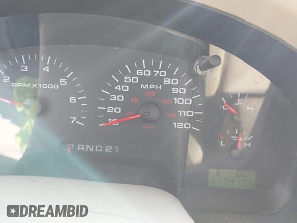 ✅ 2004 Ford F-150 XLT • VIN: 1FTPX145X4NC49551 • Lot: 43336554. Listed on IAAI with 117,418 mi. Free auction sales archive from the USA and detailed vehicle history report at DreamBid. Image 7.