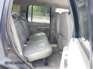 ✅ 1999 Ford Explorer XLT • VIN: 1FMDU34E2XZA14044 • Lot: 42024423. Wystawiony na IAAI z przebiegiem 245 253 mil. Bezpłatny archiwum sprzedaży aukcyjnych z USA i szczegółowy raport historii pojazdu na DreamBid. Zdjęcie 8.