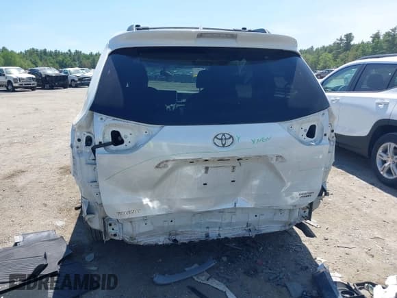 ✅ 2015 Toyota Sienna Limited • VIN: 5TDDK3DC2FS108045 • Lot: 42398925. Listed on IAAI with 97,255 mi. Free auction sales archive from the USA and detailed vehicle history report at DreamBid. Image 17.
