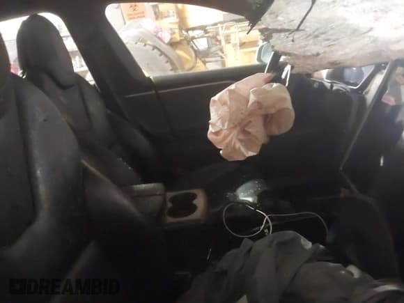 ✅ 2018 Tesla Model S 75D • VIN: 5YJSA1E22JF293103 • Лот: 42562311. Опубликован ранее на IAAI с пробегом Не указан. Бесплатный доступ к архиву аукционных продаж из США и подробный отчёт об истории автомобиля на DreamBid. Изображение 5.