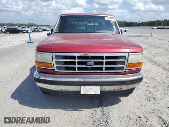 ✅ 1995 Ford F-150 • VIN: 1FTEF15N5SNA87527 • Lot: 51996595. Wystawiony na Copart z przebiegiem 146 998 mil. Bezpłatny archiwum sprzedaży aukcyjnych z USA i szczegółowy raport historii pojazdu na DreamBid. Zdjęcie 5.