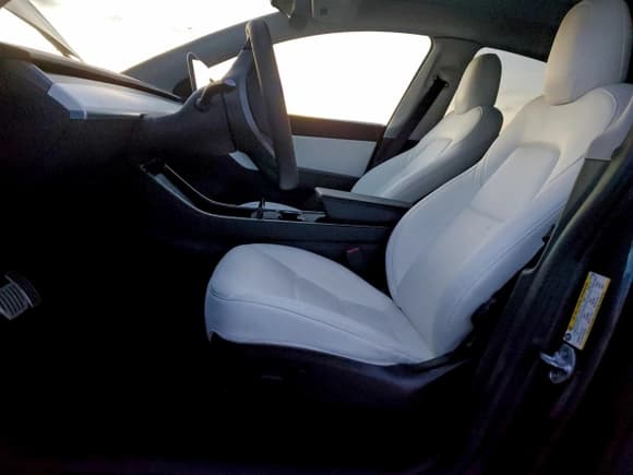 ✅ 2020 Tesla Model Y Long Range • VIN: 5YJYGDEF3LF020185 • Лот: 93786955. Опубликован ранее на Copart с пробегом 62 745 миль. Бесплатный доступ к архиву аукционных продаж из США и подробный отчёт об истории автомобиля на DreamBid. Изображение 7.