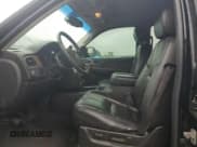 ✅ 2007 Chevrolet Tahoe LS • VIN: 1GNFC13JX7J389317 • Lot: 71971505. Wystawiony na Copart z przebiegiem 263 614 mil. Bezpłatny archiwum sprzedaży aukcyjnych z USA i szczegółowy raport historii pojazdu na DreamBid. Zdjęcie 7.