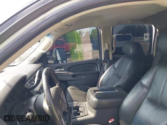 ✅ 2012 Chevrolet Silverado 2500HD LTZ • VIN: 1GC1KYC8XCF153372 • Lot: 42945384. Wystawiony na IAAI z przebiegiem 101 334 mil. Bezpłatny archiwum sprzedaży aukcyjnych z USA i szczegółowy raport historii pojazdu na DreamBid. Zdjęcie 5.