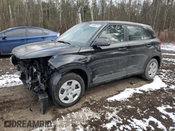 ✅ 2024 Hyundai Venue Essential • VIN: KMHRB8A32RU340048 • Lot: 79836874. Listed on Copart with 1,026 mi. Free auction sales archive from the USA and detailed vehicle history report at DreamBid. Image 1.
