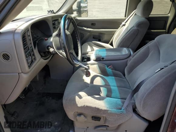 ✅ 2000 GMC Sierra 2500 SLE • VIN: 1GTGK29U6YE175071 • Лот: 56213925. Опубликован ранее на Copart с пробегом 289 202 миль. Бесплатный доступ к архиву аукционных продаж из США и подробный отчёт об истории автомобиля на DreamBid. Изображение 7.