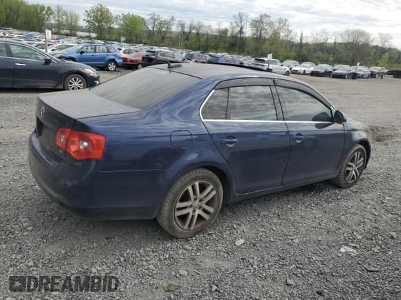 ✅ 2006 Volkswagen Jetta 2.5L • VIN: 3VWSG71K26M723901 • Лот: 54797055. Опубликован ранее на Copart с пробегом 116 091 миль. Бесплатный доступ к архиву аукционных продаж из США и подробный отчёт об истории автомобиля на DreamBid. Изображение 3.