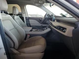 ✅ 2022 Lincoln Aviator Reserve • VIN: 5LM5J7WC1NGL13840 • Лот: 63519962. Опубликован ранее на Copart с пробегом Не указан. Бесплатный доступ к архиву аукционных продаж из США и подробный отчёт об истории автомобиля на DreamBid. Изображение 5.