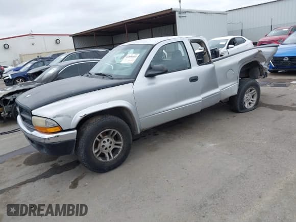 ✅ 2003 Dodge Dakota SLT • VIN: 1D7HL42X83S269082 • Lot: 41890813. Wystawiony na IAAI z przebiegiem Nie podano. Bezpłatny archiwum sprzedaży aukcyjnych z USA i szczegółowy raport historii pojazdu na DreamBid. Zdjęcie 18.