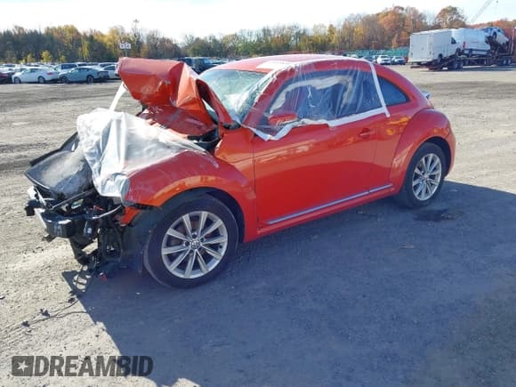✅ 2018 Volkswagen Beetle S • VIN: 3VWFD7AT7JM706409 • Лот: 43533851. Опубликован ранее на IAAI с пробегом Не указан. Бесплатный доступ к архиву аукционных продаж из США и подробный отчёт об истории автомобиля на DreamBid. Изображение 2.