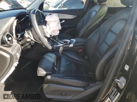 ✅ 2019 Mercedes-Benz GLC 300 • VIN: WDC0G4KB1K1001361 • Лот: 92093235. Опубликован ранее на Copart с пробегом 80 269 миль. Бесплатный доступ к архиву аукционных продаж из США и подробный отчёт об истории автомобиля на DreamBid. Изображение 7.