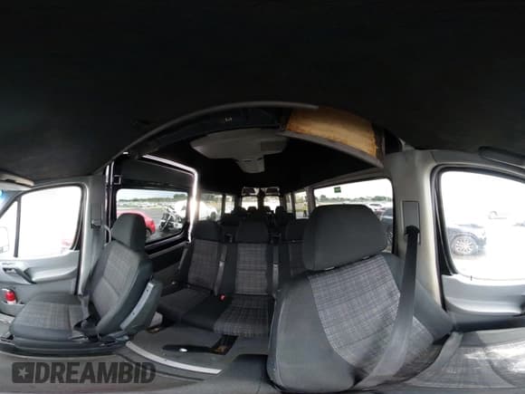 ✅ 2014 Mercedes-Benz Sprinter Passenger • VIN: WDZPE8CD1E5884005 • Lot: 43184369. Wystawiony na IAAI z przebiegiem 378 703 mil. Bezpłatny archiwum sprzedaży aukcyjnych z USA i szczegółowy raport historii pojazdu na DreamBid. Zdjęcie 18.