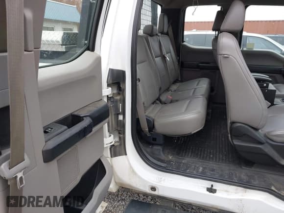 ✅ 2018 Ford F-250 XL • VIN: 1FT7X2B62JEC13544 • Lot: 43728829. Listed on IAAI with 167,453 mi. Free auction sales archive from the USA and detailed vehicle history report at DreamBid. Image 8.