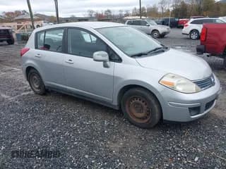 ✅ 2007 Nissan Versa SL • VIN: 3N1BC13E37L381744 • Lot: 43569972. Listed on IAAI with 60,516 mi. Free auction sales archive from the USA and detailed vehicle history report at DreamBid. Image 1.