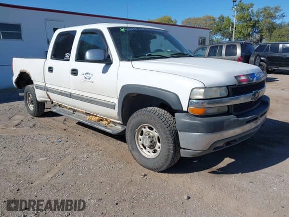 ✅ 2002 Chevrolet Silverado 2500HD LS • VIN: 1GCHK23162F190237 • Lot: 43517867. Listed on IAAI with 272,831 mi. Free auction sales archive from the USA and detailed vehicle history report at DreamBid. Image 1.