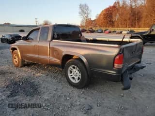 ✅ 2004 Dodge Dakota • VIN: 1D7GL12K94S736963 • Lot: 83074694. Wystawiony na Copart z przebiegiem 153 698 mil. Bezpłatny archiwum sprzedaży aukcyjnych z USA i szczegółowy raport historii pojazdu na DreamBid. Zdjęcie 2.