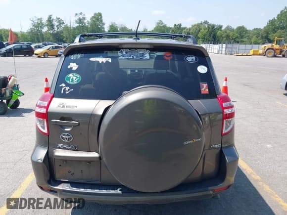 ✅ 2011 Toyota RAV4 • VIN: 2T3BF4DV6BW135924 • Lot: 42927825. Listed on IAAI with 165,103 mi. Free auction sales archive from the USA and detailed vehicle history report at DreamBid. Image 16.