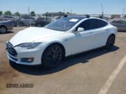 ✅ 2013 Tesla Model S Performance • VIN: 5YJSA1DP6DFP26293 • Lot: 42464948. Wystawiony na IAAI z przebiegiem 113 525 mil. Bezpłatny archiwum sprzedaży aukcyjnych z USA i szczegółowy raport historii pojazdu na DreamBid. Zdjęcie 17.