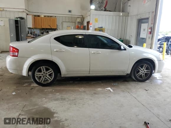 ✅ 2008 Dodge Avenger SXT • VIN: 1B3LC56K38N569385 • Лот: 64976104. Опубликован ранее на Copart с пробегом 287 028 миль. Бесплатный доступ к архиву аукционных продаж из США и подробный отчёт об истории автомобиля на DreamBid. Изображение 3.