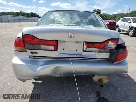 ✅ 2002 Honda Accord VP • VIN: 1HGCF86652A171668 • Лот: 71081985. Опубликован ранее на Copart с пробегом 137 645 миль. Бесплатный доступ к архиву аукционных продаж из США и подробный отчёт об истории автомобиля на DreamBid. Изображение 6.