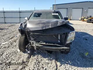 ✅ 2016 Chevrolet Suburban LS • VIN: 1GNSKGKC6GR356212 • Lot: 75007614. Wystawiony na Copart z przebiegiem 145 718 mil. Bezpłatny archiwum sprzedaży aukcyjnych z USA i szczegółowy raport historii pojazdu na DreamBid. Zdjęcie 5.