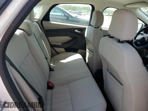 ✅ 2015 Ford Focus SE • VIN: 1FADP3F22FL267712 • Лот: 56753055. Опубликован ранее на Copart с пробегом Не указан. Бесплатный доступ к архиву аукционных продаж из США и подробный отчёт об истории автомобиля на DreamBid. Изображение 10.