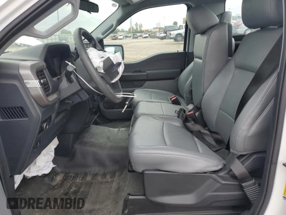 ✅ 2024 Ford F-150 XL • VIN: 1FTMF1KP4RKE54477 • Lot: 83803645. Wystawiony na Copart z przebiegiem 18 775 mil. Bezpłatny archiwum sprzedaży aukcyjnych z USA i szczegółowy raport historii pojazdu na DreamBid. Zdjęcie 7.