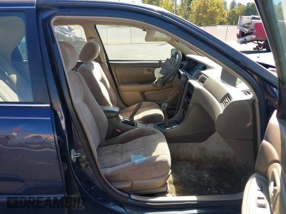 ✅ 1998 Toyota Camry LE • VIN: JT2BG22K6W0205242 • Лот: 43460471. Опубликован ранее на IAAI с пробегом 196 283 миль. Бесплатный доступ к архиву аукционных продаж из США и подробный отчёт об истории автомобиля на DreamBid. Изображение 5.