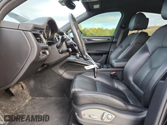 ✅ 2017 Porsche Macan S • VIN: WP1AB2A50HLB11922 • Lot: 86151135. Listed on Copart with 50,121 mi. Free auction sales archive from the USA and detailed vehicle history report at DreamBid. Image 7.