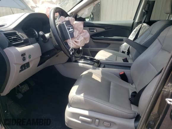 ✅ 2018 Honda Pilot Touring • VIN: 5FNYF6H99JB069585 • Lot: 64240475. Listed on Copart with 141,975 mi. Free auction sales archive from the USA and detailed vehicle history report at DreamBid. Image 7.