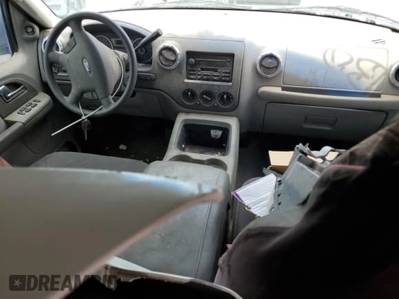 ✅ 2006 Ford Expedition Special Service • VIN: 1FMPU15566LA27588 • Лот: 67804515. Опубликован ранее на Copart с пробегом 157 218 миль. Бесплатный доступ к архиву аукционных продаж из США и подробный отчёт об истории автомобиля на DreamBid. Изображение 8.