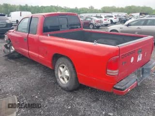 ✅ 1998 Dodge Dakota SLT • VIN: 1B7GL22X0WS741550 • Lot: 42176163. Wystawiony na IAAI z przebiegiem 85 252 mil. Bezpłatny archiwum sprzedaży aukcyjnych z USA i szczegółowy raport historii pojazdu na DreamBid. Zdjęcie 3.