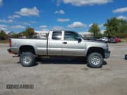 ✅ 2001 Chevrolet Silverado 2500HD LS • VIN: 1GCHK29U81E192996 • Лот: 43303691. Опубликован ранее на IAAI с пробегом 215 663 миль. Бесплатный доступ к архиву аукционных продаж из США и подробный отчёт об истории автомобиля на DreamBid. Изображение 14.