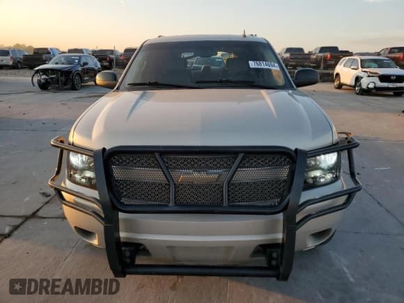 ✅ 2008 Chevrolet Suburban LTZ • VIN: 3GNFC16J78G204719 • Lot: 76814694. Wystawiony na Copart z przebiegiem 258 396 mil. Bezpłatny archiwum sprzedaży aukcyjnych z USA i szczegółowy raport historii pojazdu na DreamBid. Zdjęcie 5.