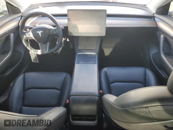 ✅ 2022 Tesla Model 3 Long Range • VIN: 5YJ3E1EB9NF298183 • Lot: 92124135. Wystawiony na Copart z przebiegiem 17 949 mil. Bezpłatny archiwum sprzedaży aukcyjnych z USA i szczegółowy raport historii pojazdu na DreamBid. Zdjęcie 8.