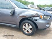 ✅ 2010 Mitsubishi Outlander ES • VIN: JA4AT2AWXAZ001996 • Lot: 42426542. Listed on IAAI with 150,025 mi. Free auction sales archive from the USA and detailed vehicle history report at DreamBid. Image 6.