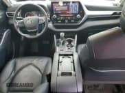✅ 2021 Toyota Highlander Platinum • VIN: 5TDFZRAH9MS083732 • Lot: 80734055. Listed on Copart with 31,121 mi. Free auction sales archive from the USA and detailed vehicle history report at DreamBid. Image 8.