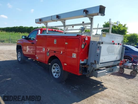 ✅ 2015 GMC Sierra 2500HD • VIN: 1GD01XEG9FZ128510 • Lot: 42653656. Wystawiony na IAAI z przebiegiem 302 738 mil. Bezpłatny archiwum sprzedaży aukcyjnych z USA i szczegółowy raport historii pojazdu na DreamBid. Zdjęcie 3.