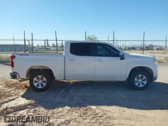 ✅ 2022 Chevrolet Silverado 1500 LT • VIN: 1GCPDDEKXNZ504384 • Lot: 43566326. Wystawiony na IAAI z przebiegiem Nie podano. Bezpłatny archiwum sprzedaży aukcyjnych z USA i szczegółowy raport historii pojazdu na DreamBid. Zdjęcie 13.