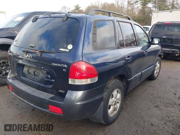 2005 Hyundai Santa Fe GLS с VIN KM8SC73D05U925123, выставлен на аукционе IAAI как лот 41101408 с пробегом 172 169 миль миль и . История ставок и продаж доступна на DreamBid. Изображение 4.