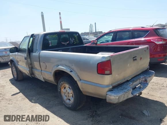 ✅ 2001 Chevrolet S-10 LS • VIN: 1GCDT19W41K181244 • Лот: 42129845. Опубликован ранее на IAAI с пробегом 183 368 миль. Бесплатный доступ к архиву аукционных продаж из США и подробный отчёт об истории автомобиля на DreamBid. Изображение 14.